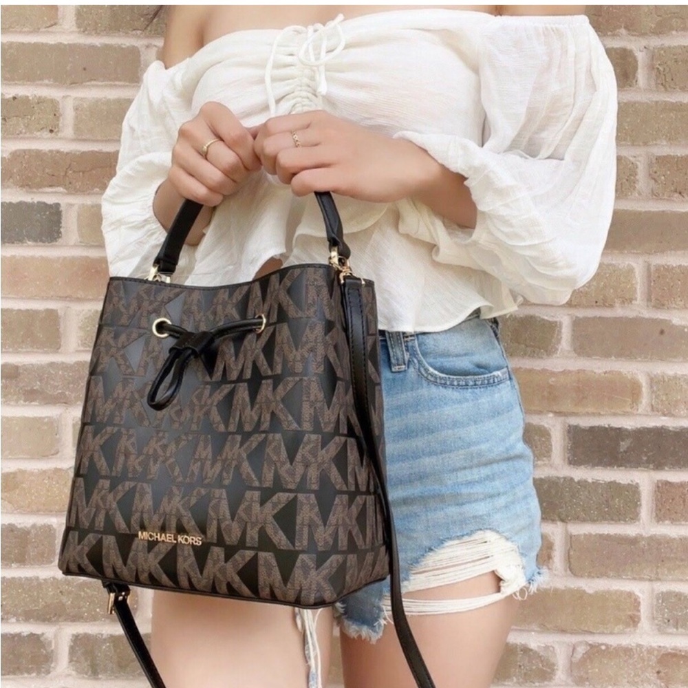 Michael Kors Medium Suri Bucket Messenger Crossbody Satchel - Picture 6 of 15